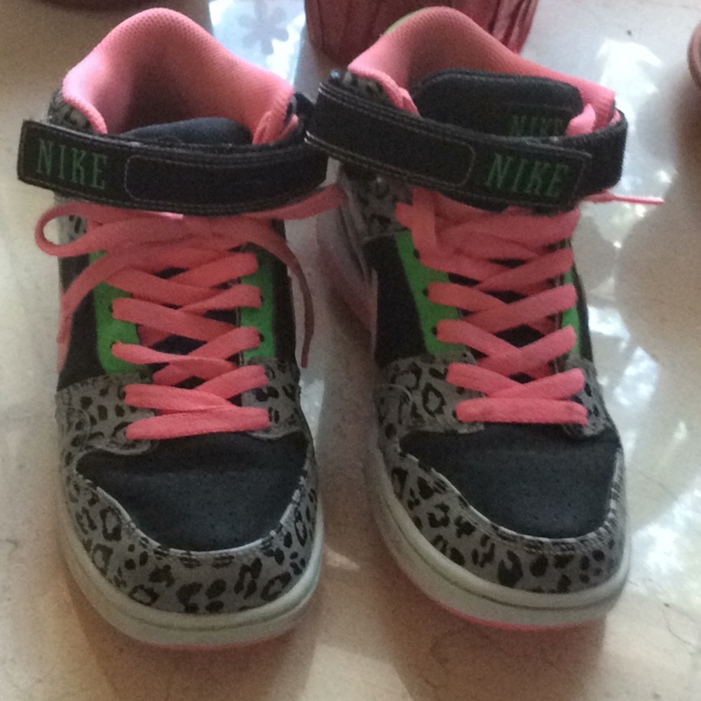 Out grown.  Not worn much.